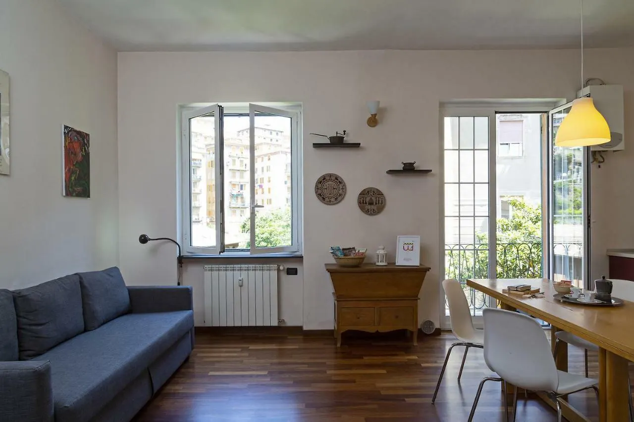 Sunny Apartment Over The Harbor Genoa