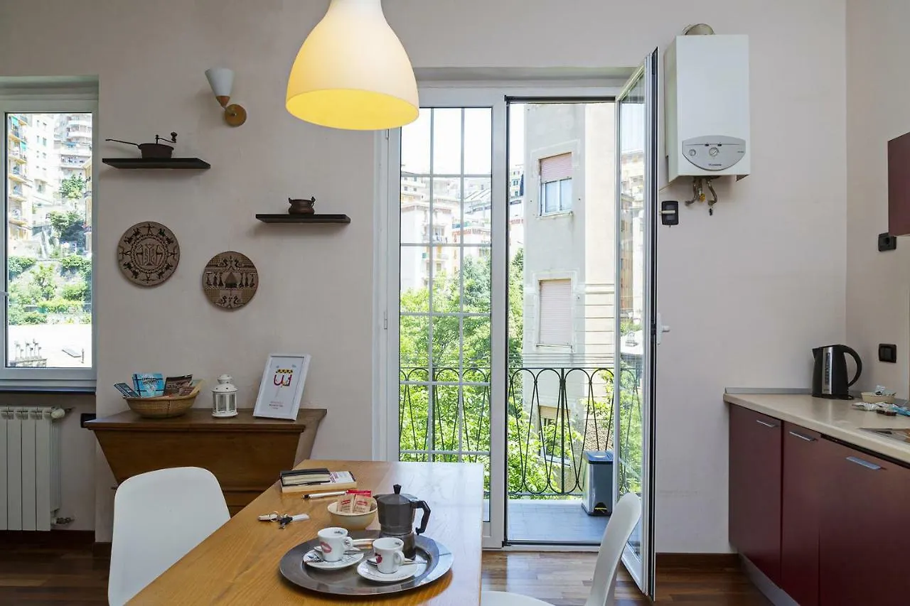 Sunny Apartment Over The Harbor Genoa