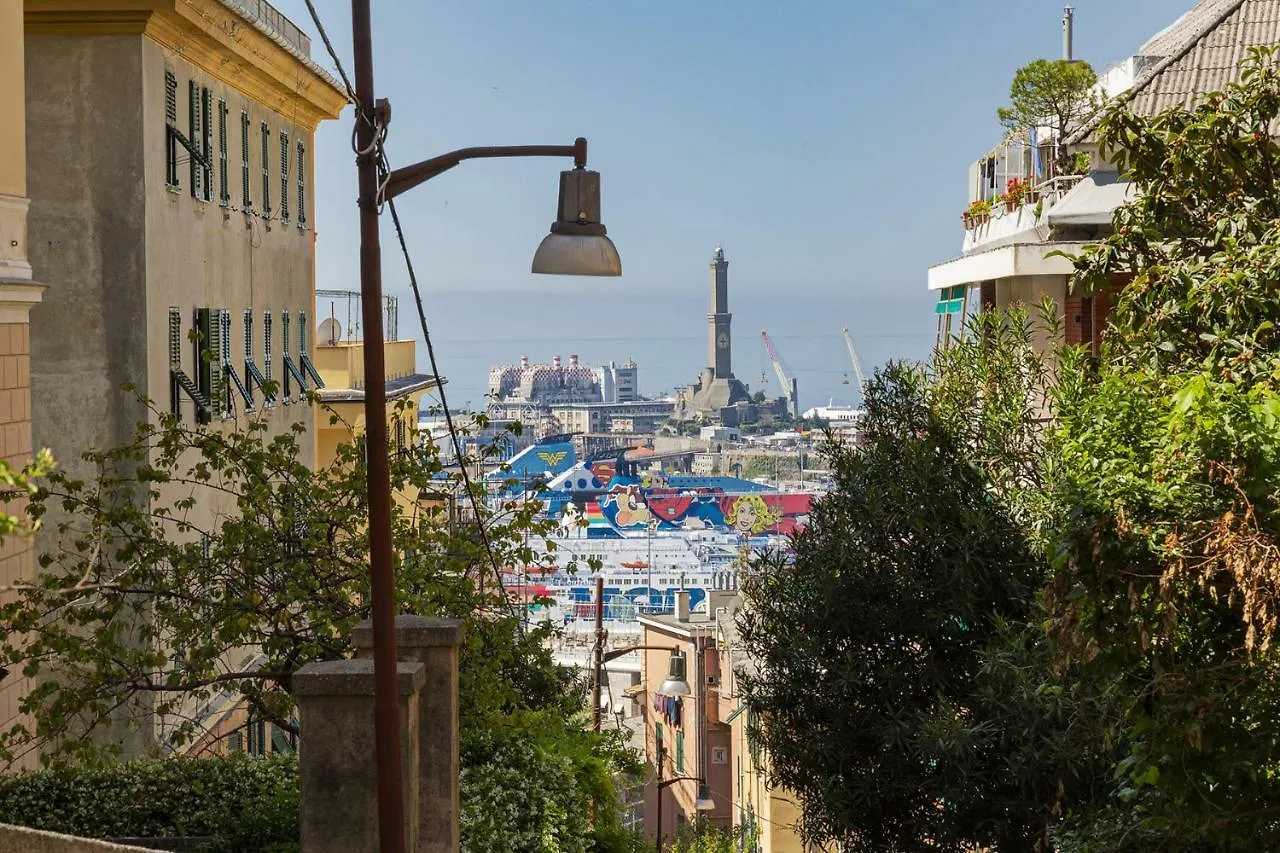 Sunny Apartment Over The Harbor Genoa