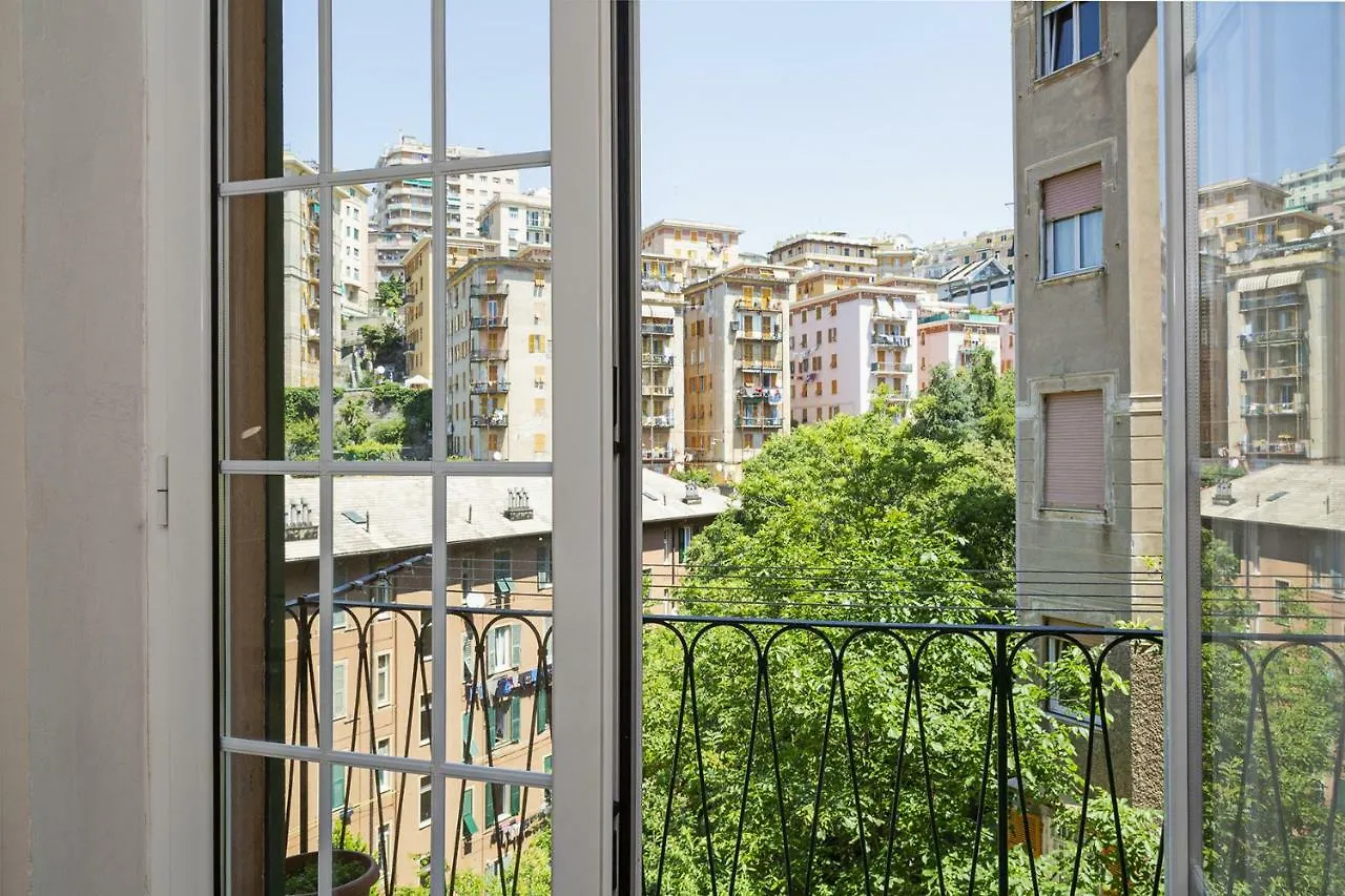 Sunny Apartment Over The Harbor Genoa